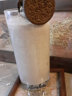 A picture of Oreo-Banana Milkshake.