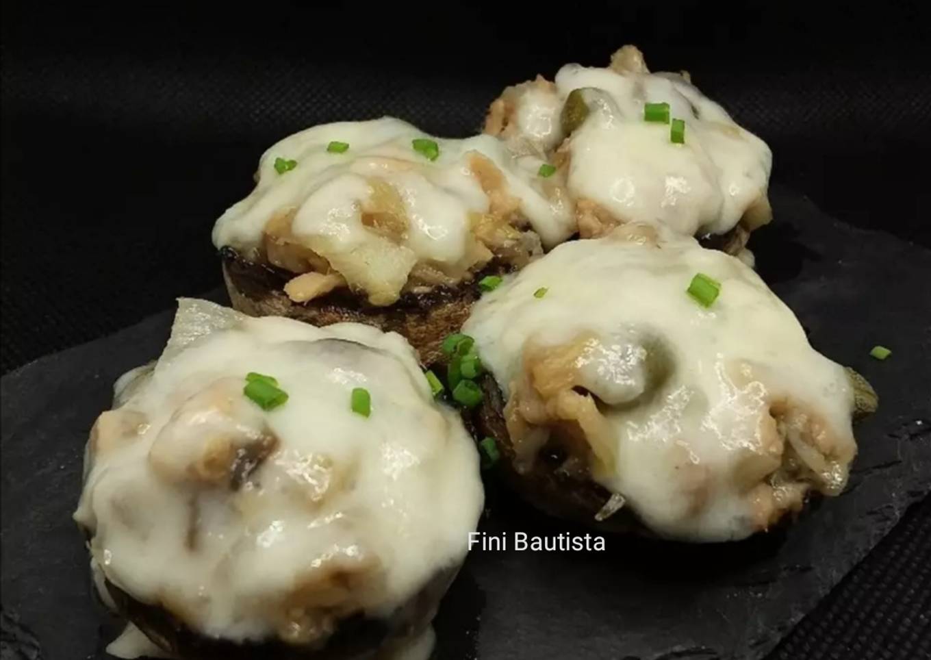 Champiñones rellenos de atún