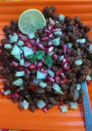 काले चने की चाट (kalachana chat recipe in hindi) रेसिपी मुख्य फोटो