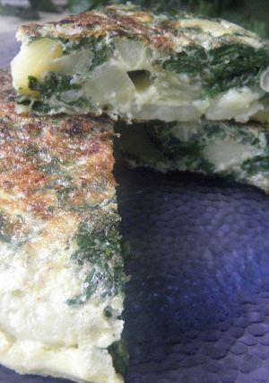 Una foto de Tortilla de acelga, papa y queso