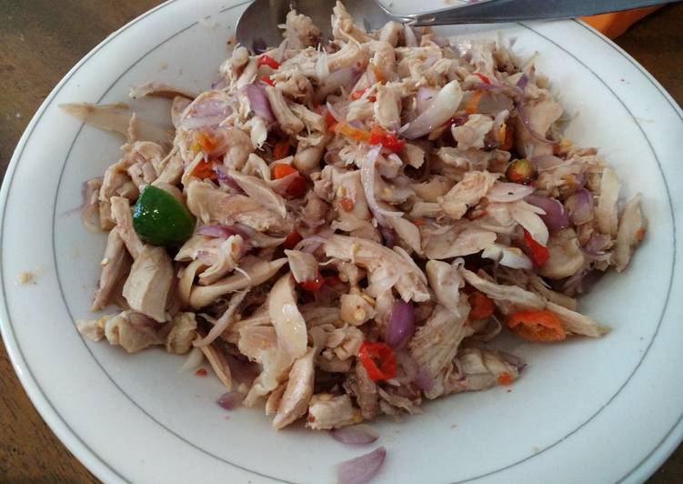 Cara Gampang Membuat Ayam rebus sambal matah ala Lombok, Menggugah Selera
