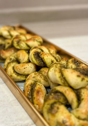 صورة لوصفة فطائر أو معجنات الزعتر (لفائف أو بابكا الزعتر)