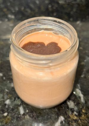 Una foto de Postre de chocolate en yogurtera