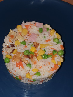 Una foto de Arroz tres delicias