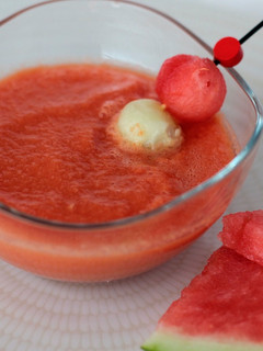 Una foto de Gazpacho de Sandía... Sopa Fría Ideal para el Verano