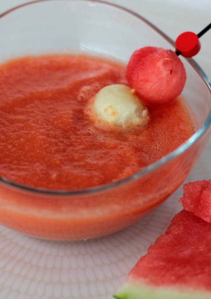Una foto de Gazpacho de Sandía... Sopa Fría Ideal para el Verano