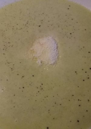 A picture of Vellutata di Asparagi e Parmigiano.