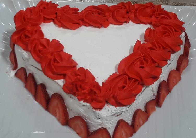 Pastel mil hojas con fresas