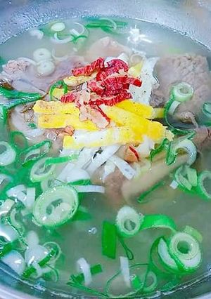 Hình của món Canh sườn bò 갈비탕.