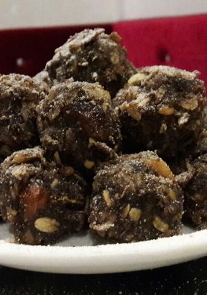 A picture of Chocolate Energy balls.