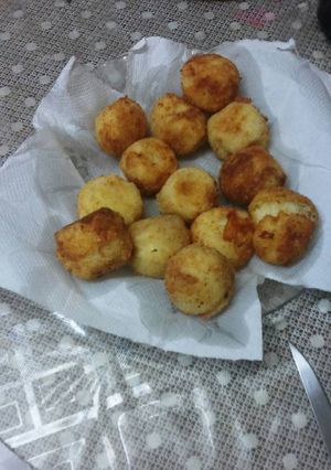 Una foto de Bombitas de papa rellenas de queso panisadas