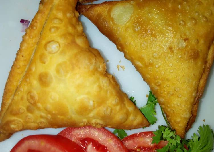 Mini samosas