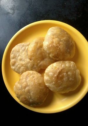 A picture of Sattu kachori.