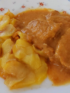 Una foto de Pavo en salsa de manzana
