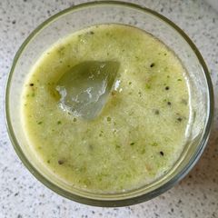 A picture of Tropical courgette smoothie.