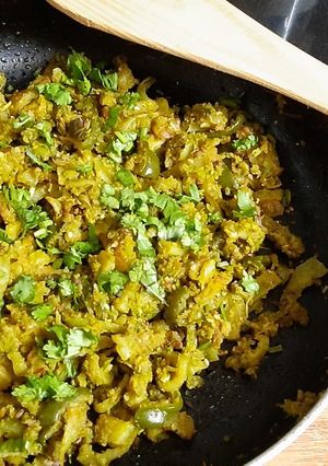 પરવળ મસાલા (Parval Masala Recipe In Gujarati) રેસીપી મુખ્ય ફોટો