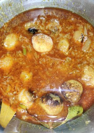 दम आलू (dum aloo recipe in Hindi) रेसिपी मुख्य फोटो