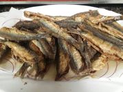 Una foto de bocartes fritos
