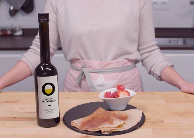 Recipe of Quick Crepes with spiced strawberries