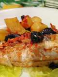 Merluzzo con Pomodorini Freschi, Patate e Olive Nere al Forno