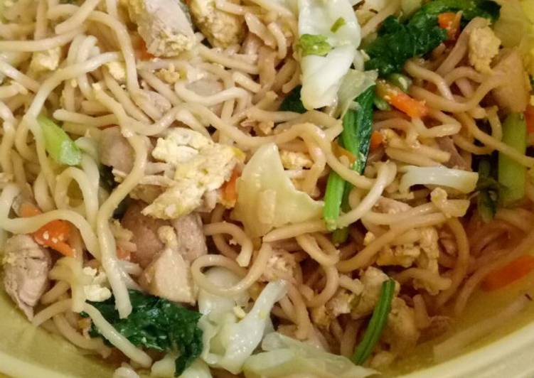 Mie Goreng Warna-Warni