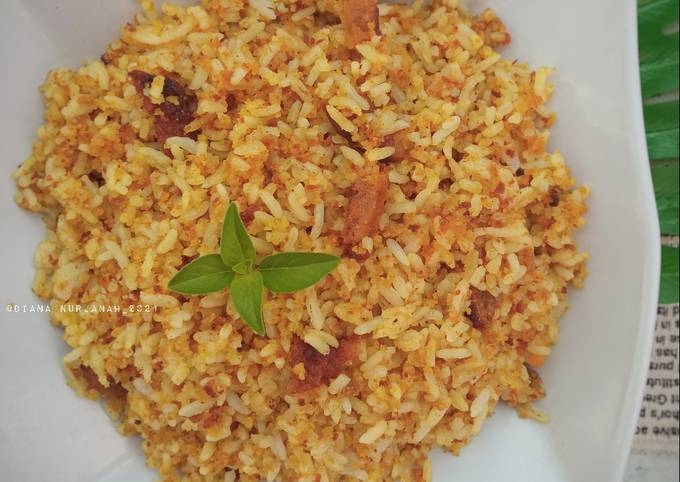 Nasi Goreng Serundeng Pedas Manis