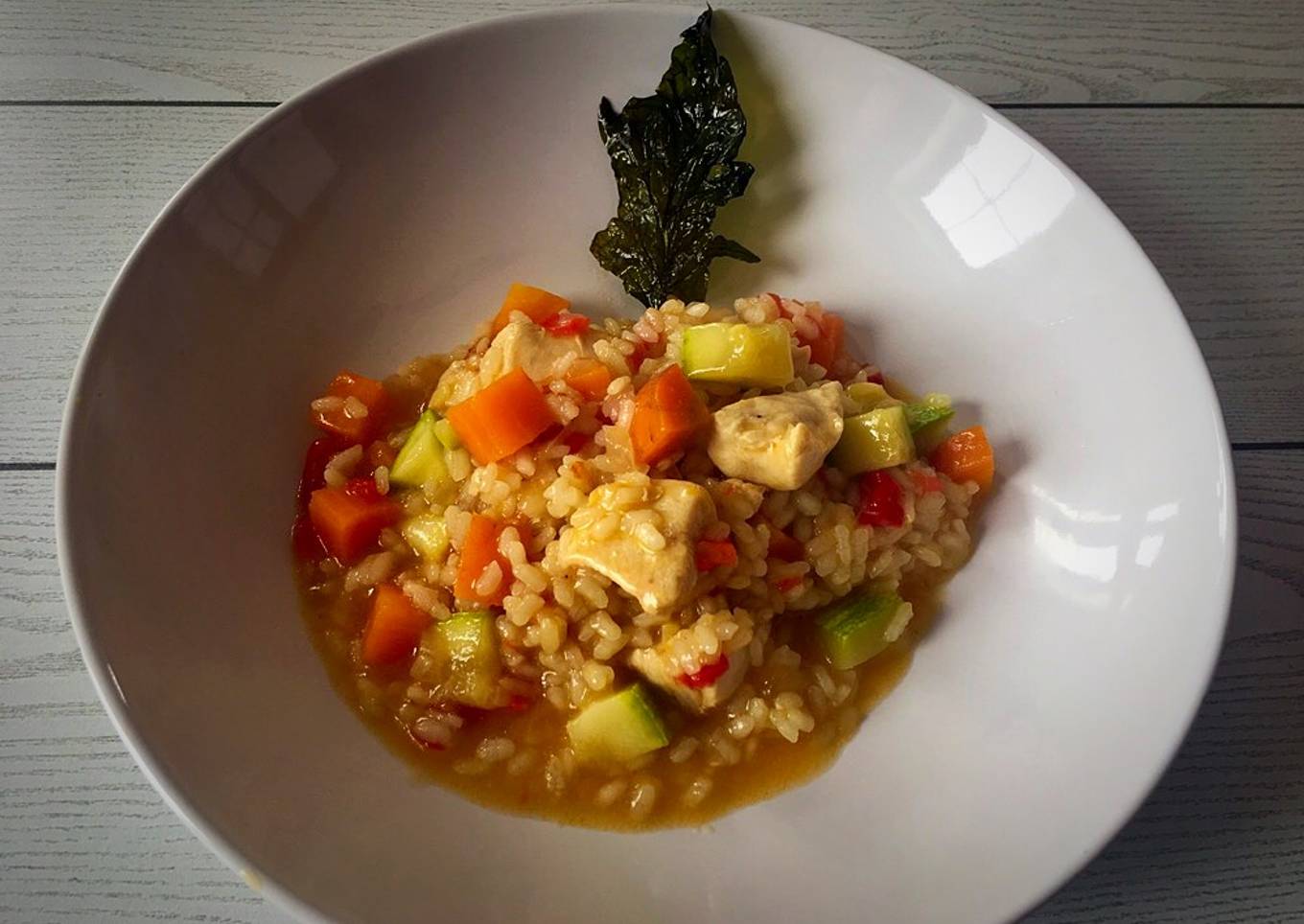 Arroz con pollo y verduras
