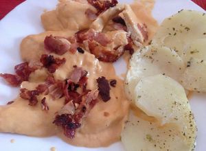 Foto principal de Pechuga de pollo a la crema con bacon