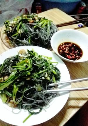 Hình của món Miến xào rau cải ngồng.