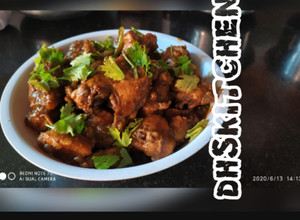 A picture of Chettinad chicken roast.