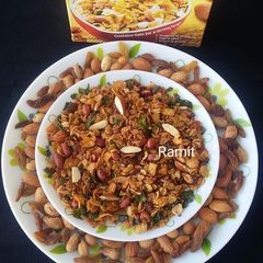 A picture of Muesli Chivda Namkeen.