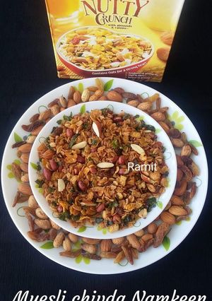 A picture of Muesli Chivda Namkeen.