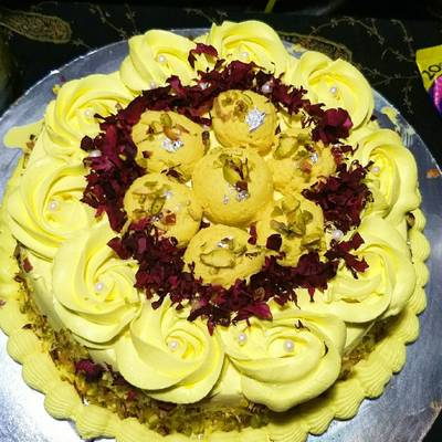 Order Luscious Rasmalai Pista Cream Cake Online, Price Rs.895 | FlowerAura