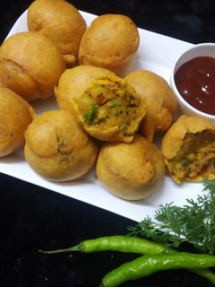बटाटा वडा (Batata Vada Recipe in Hindi) रेसिपी मुख्य फोटो