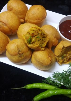बटाटा वडा (Batata Vada Recipe in Hindi) रेसिपी मुख्य फोटो
