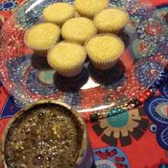 A picture of Cupcakes húmedos de 🍋 ideales para el matecito 😄.