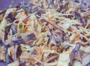Una foto de 🇺🇸 - Ensalada Coleslaw - by @saboresculturales