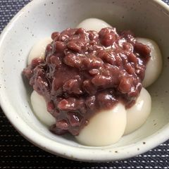 A picture of Mochi Dumplings made with Glutinous Rice Flour.