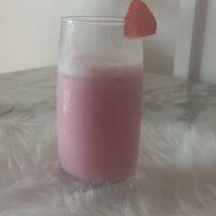 ميلك شيك Strawberry milkshake 🍓💌-レシピのメイン写真