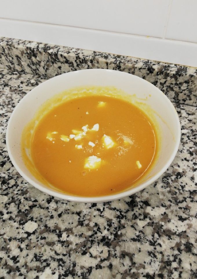 Una foto de Crema de calabaza y manzana