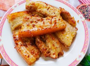 Hình của món Thịt ba rọi muối sả ớt chiên.