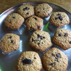 A picture of OATS chocolate muffins.