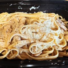 A picture of Creamy Chicken & Mushroom Alfredo.