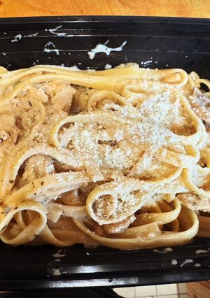 A picture of Creamy Chicken & Mushroom Alfredo.