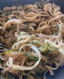 Espaguetis con calabacín al wok
