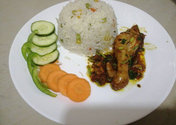Fried chicken with vegetable rice