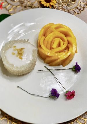 รูปของ ข้าวเหนียวมะม่วงกลีบกุหลาบ