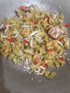 Foto resep Tumis pare teri medan