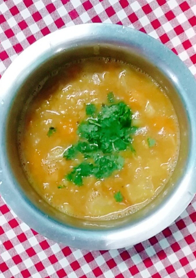 முள்ளங்கி கேரட் சாம்பார் (Mullanki carrot sambar recipe in tamil) செய்முறை முக்கிய புகைப்படம்