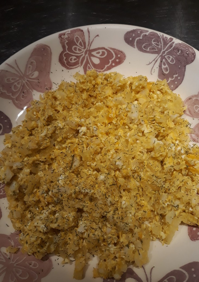 Una foto de Bacalao rehogado con patata y huevo
